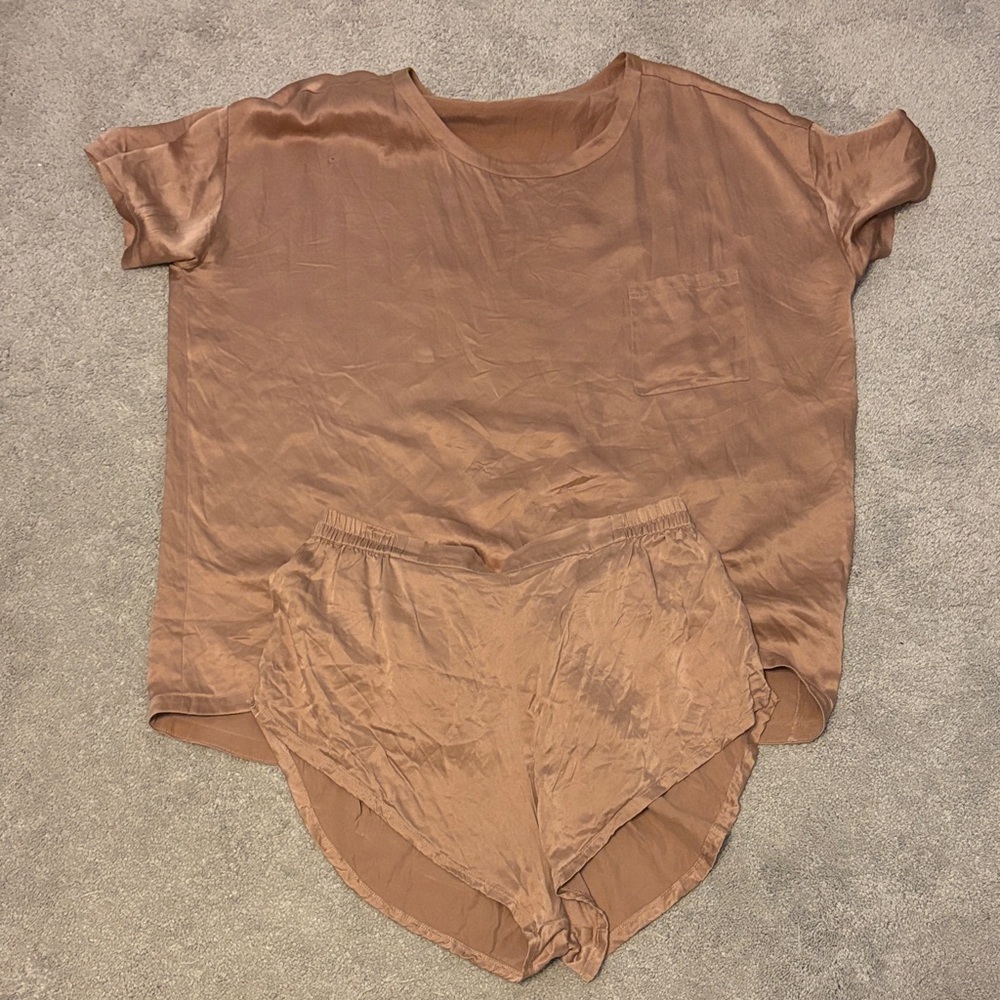 Lunya sleep short set, size medium, dusty rose color